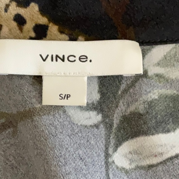 Vince Black and Gold Floral Button Down Shirt - Picture 5 of 8